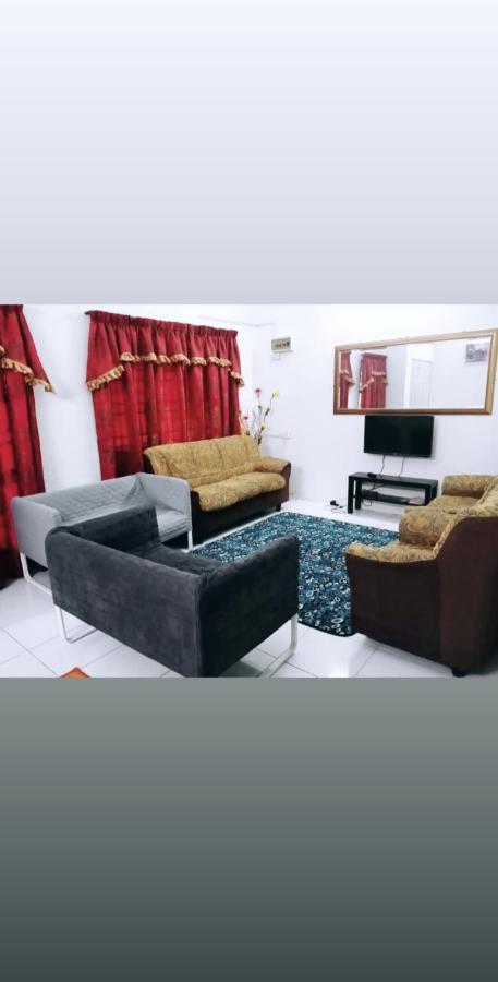 Homestay Mama Razzin Kuala Kangsar Exteriör bild
