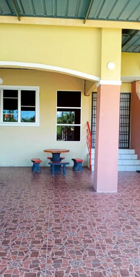 Homestay Mama Razzin Kuala Kangsar Exteriör bild